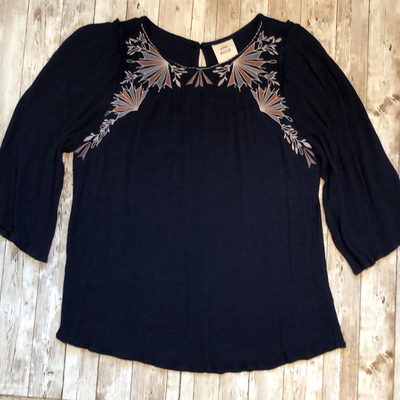 Knox Rose, navy, 3/4 sleeve crinkle fabric with embroidered yoke -size M - Picture 5 of 11